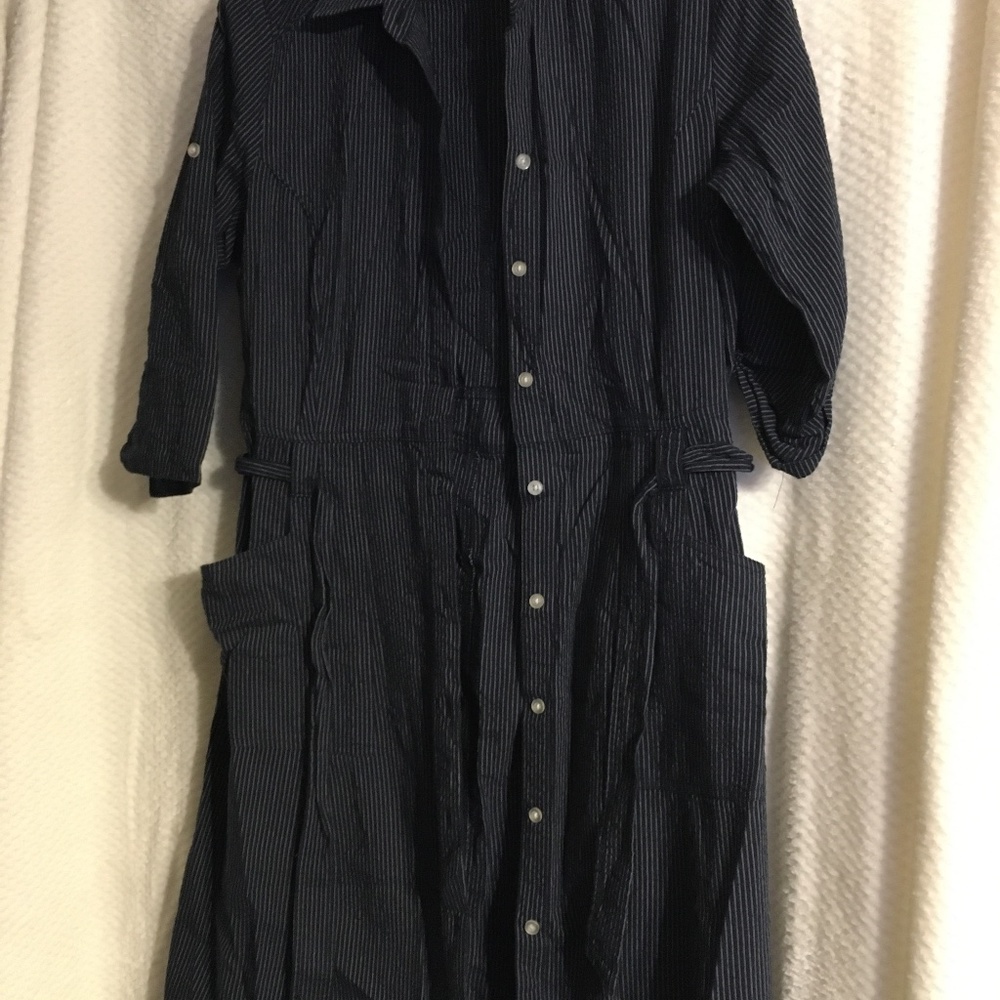 Women’s belted dress
